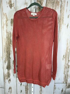 Simply Noelle, Open Weave Knit Sweater. Size Small/Medium. Excellent condition!